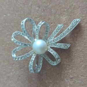 Vintage Faux Pearl Brooch